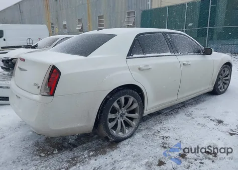2014 Chrysler 300 300S z USA, uszkodzony, nr VIN 2C3CCABG8EH331002